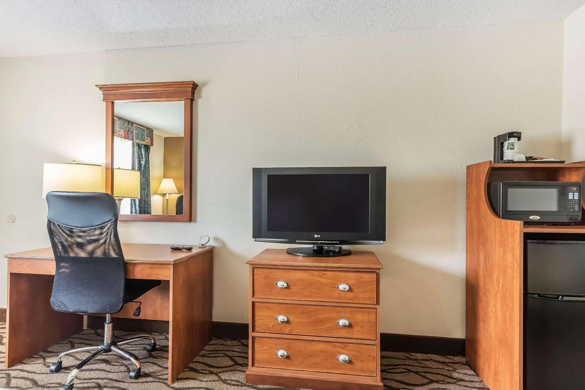 Quality Inn Charleston - Sikeston Esterno foto