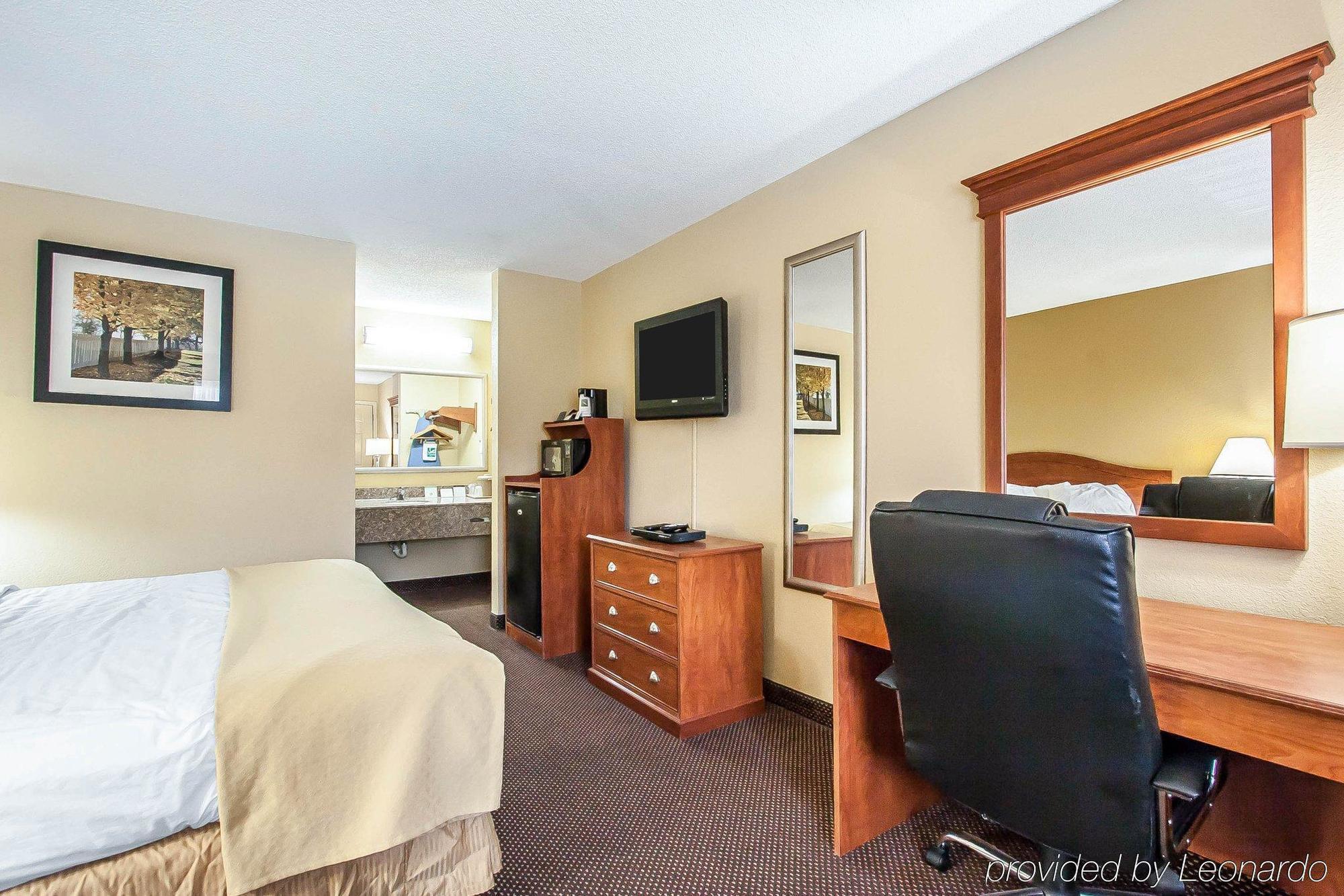Quality Inn Charleston - Sikeston Esterno foto