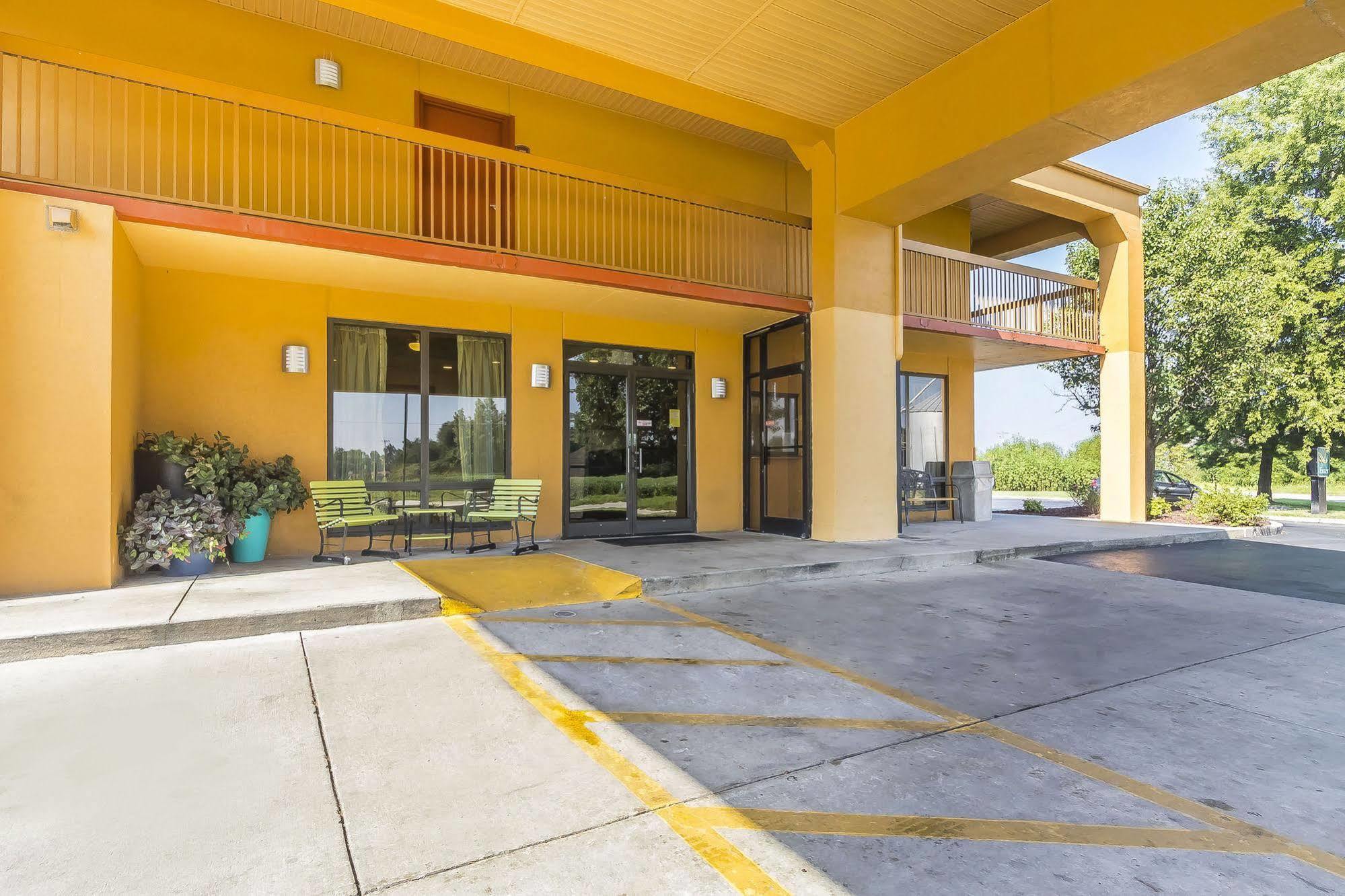 Quality Inn Charleston - Sikeston Esterno foto
